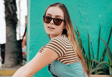 Load image into Gallery viewer, Glossy Tortoise Shell / Amber Classics