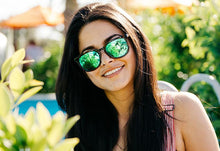 Load image into Gallery viewer, Glossy Tortoise Shell / Green Moonshine Paso Robles